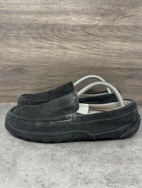 UGG Alder Suede Slippers Mens Size 8 Black Slip On Moccasin